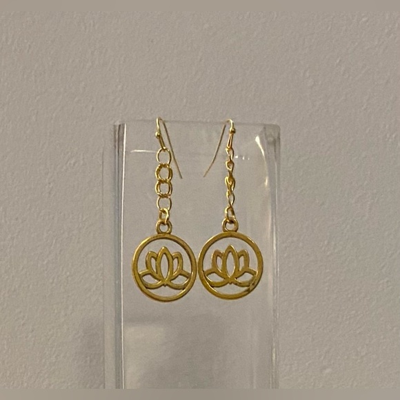 NEW Lotus charm gold earrings - Picture 2 of 3